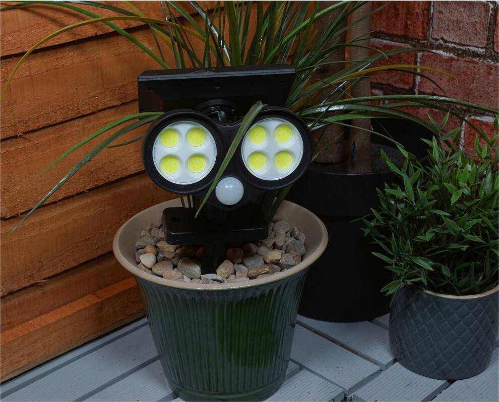 Twin LED Solar Security Lamp With Movement Sensor