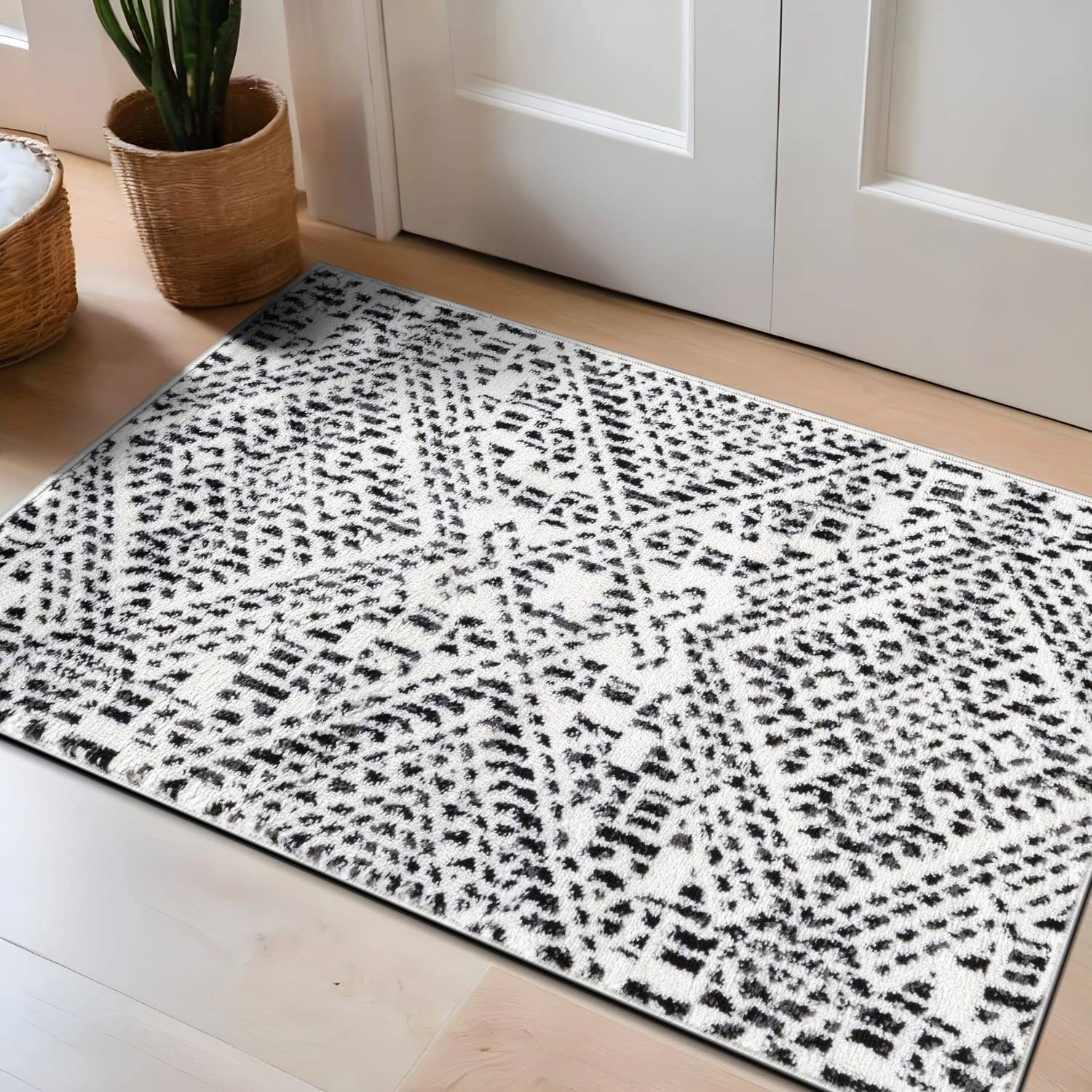 World Rug Gallery Black Ivory Tribal Pattern Area
