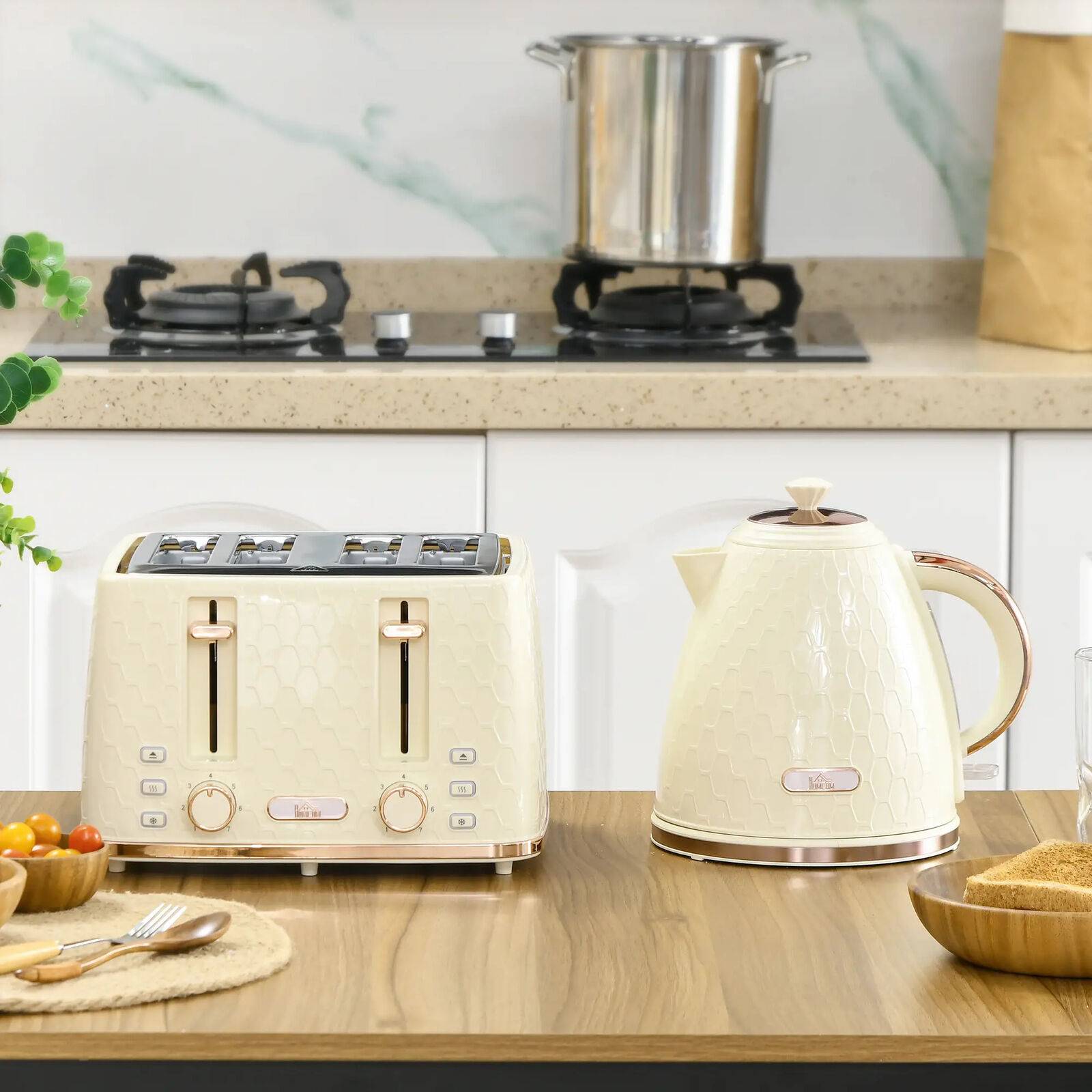 Homcom 1.7L Kettle And Toaster Set Beige