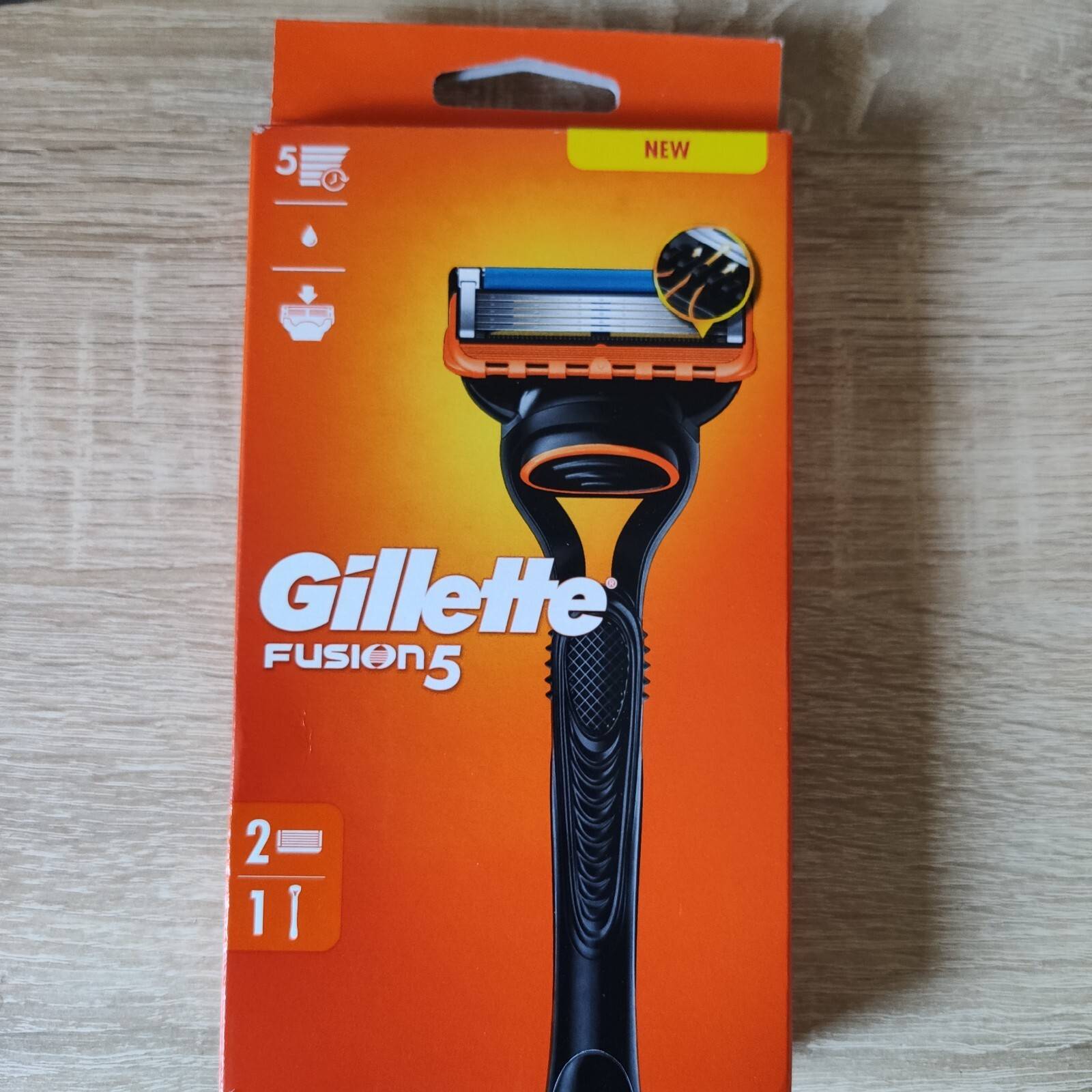 Fusion5 Manual Razor with 2 Refills