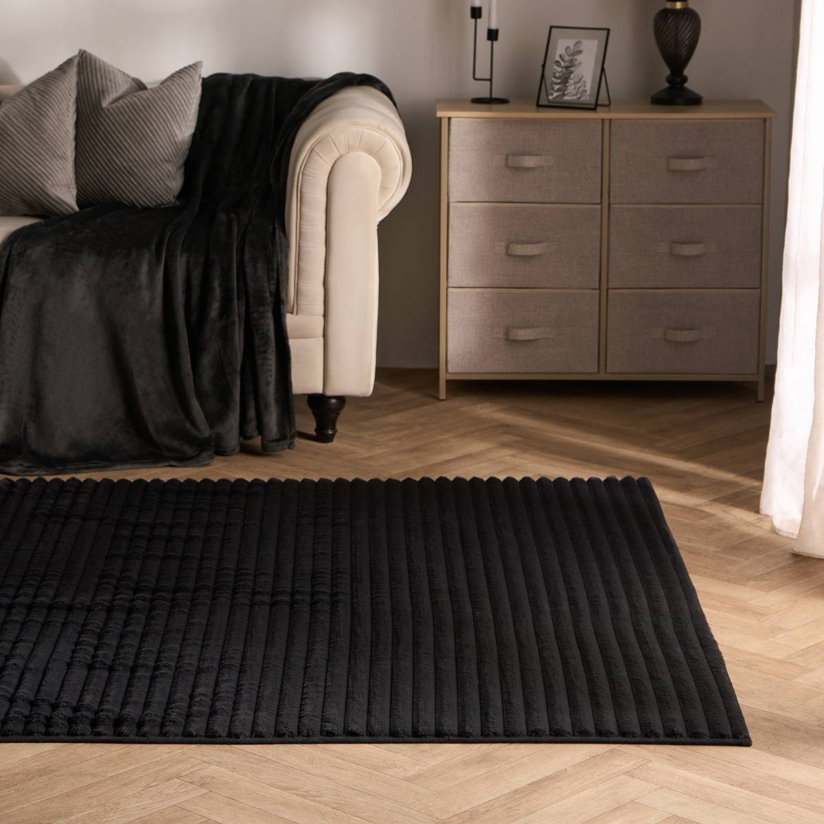 OHS Faux Fur Rug Ribbed Mat 80 x 150 cm Black