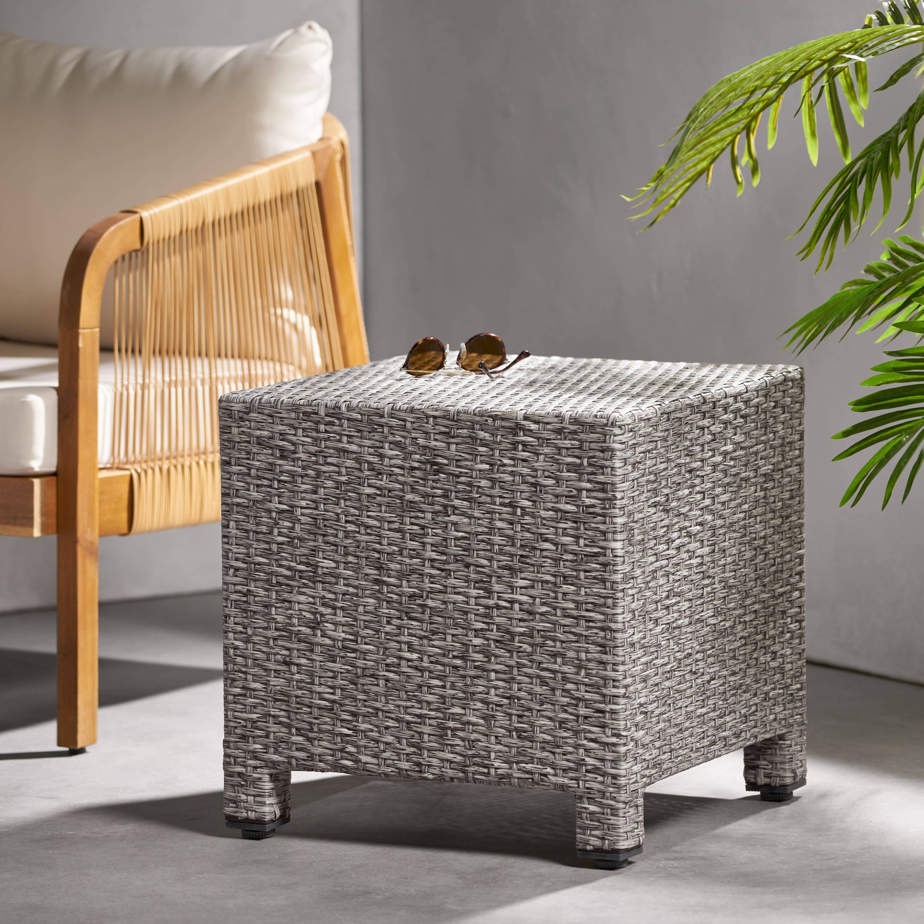 Accent Polyethylene Rattan Cube Shape 18 Inches