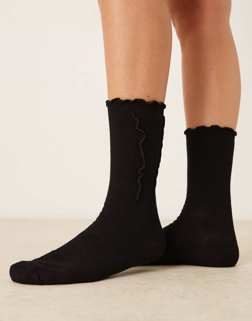 Sui Ava Ruffle Socks Ankelstrømper Str 37-41 - Sorte
