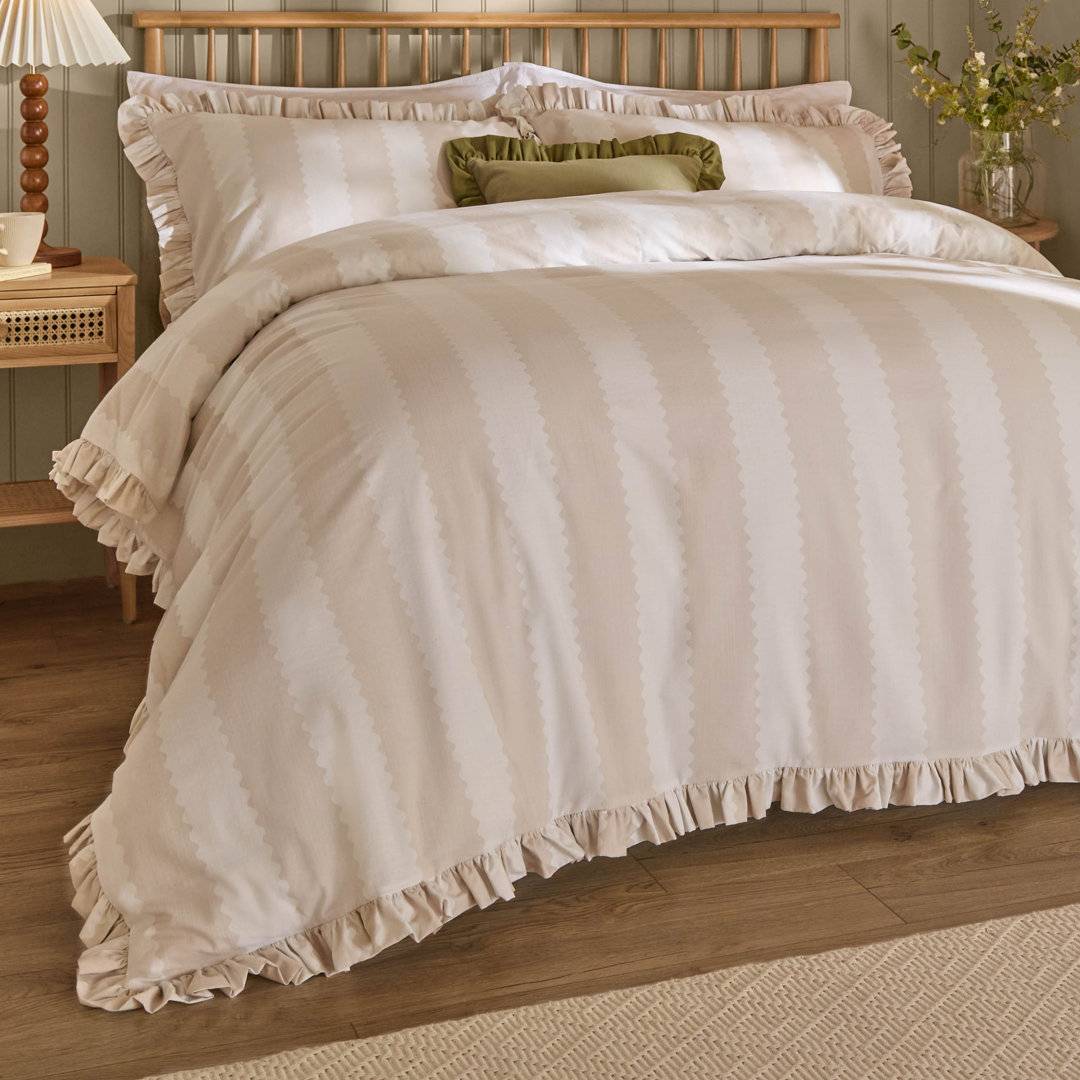 Birdie Stripe Ruffle Set Cream