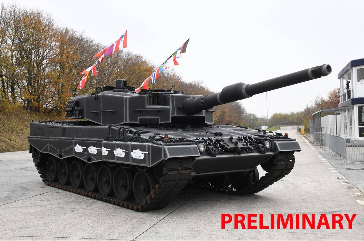 Revell 1 35 Scale Leopard 2A4 Model Kit