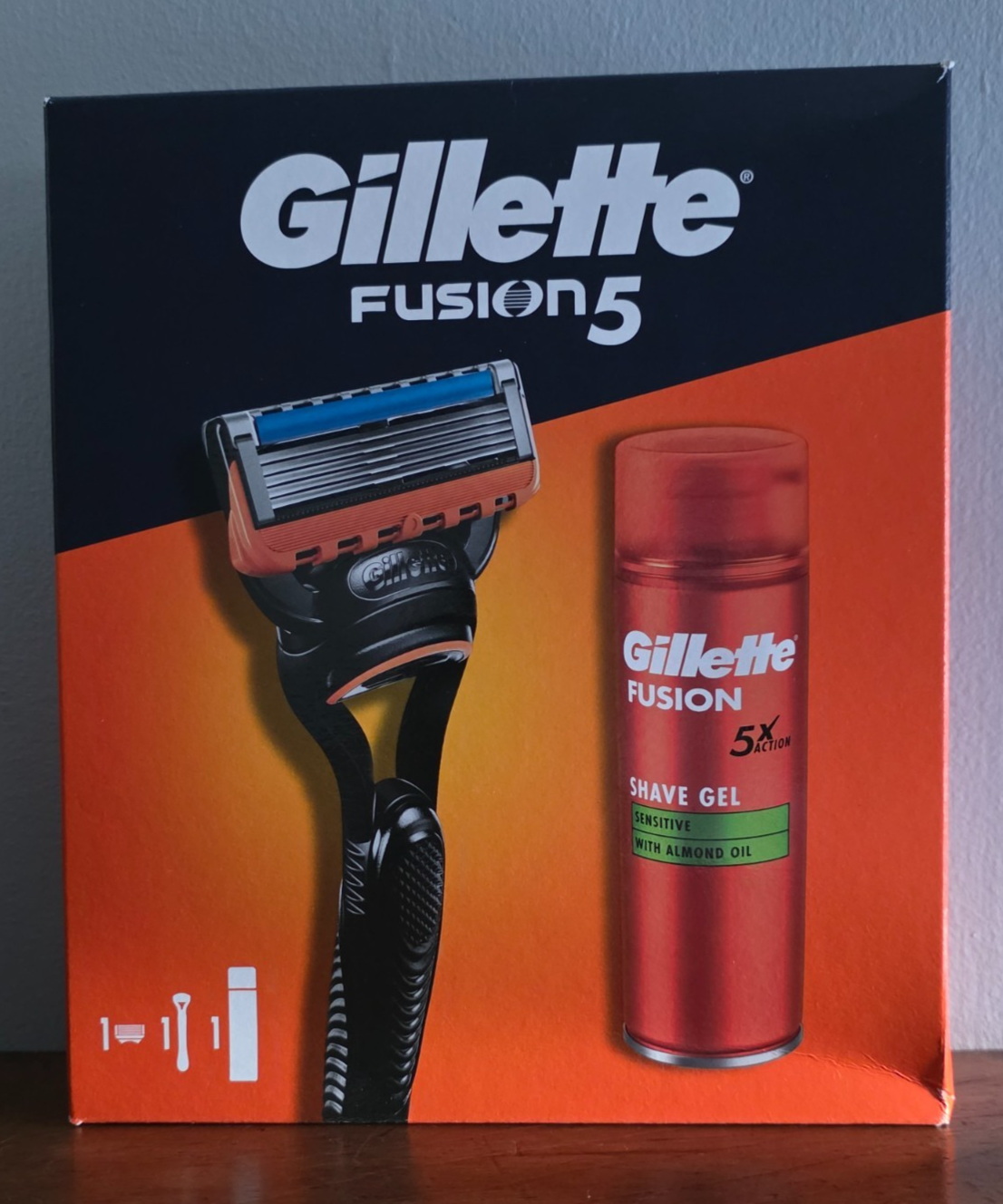 Gillette fusion 5 Gillette Fusion 5 Set Razor With Blade 200ml Shave Gel
