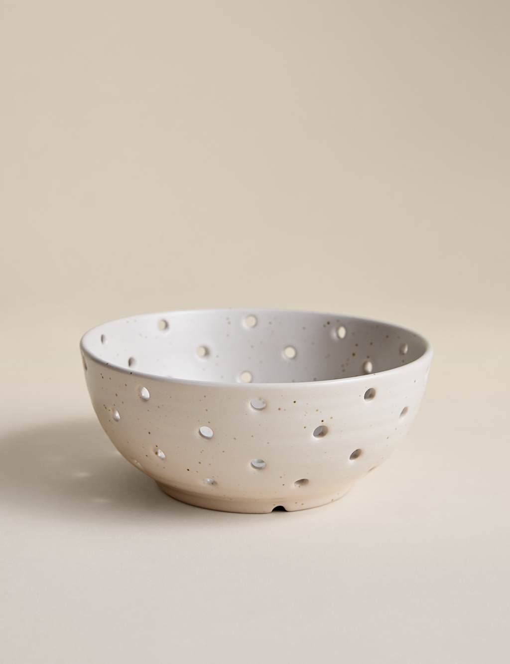 M&S Ceramic Medium Colander Neutral Colander