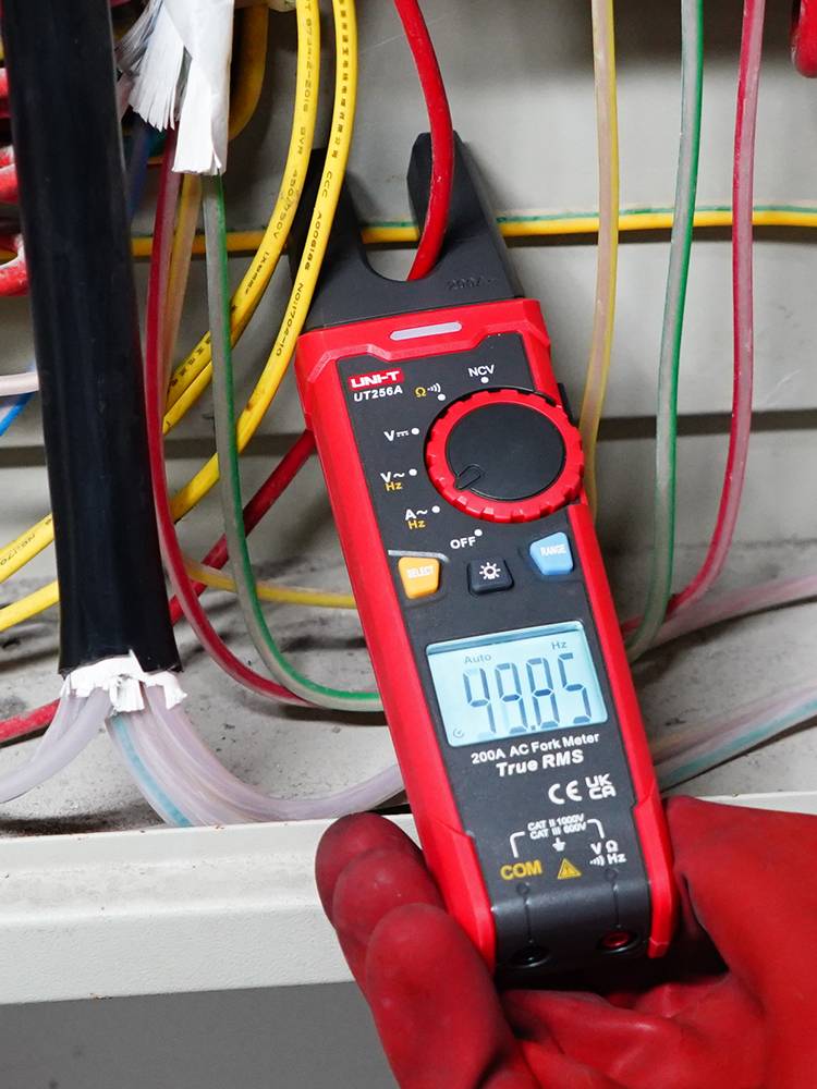 Uni-t Digital Clamp Meter UT256A True RMS