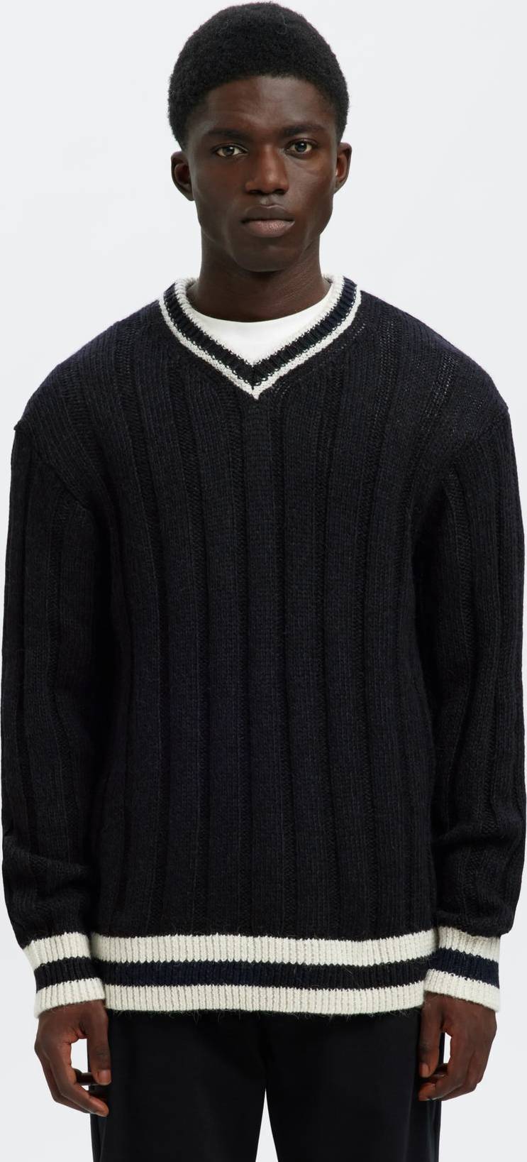 LS Knit Relaxed Rib V-Neck