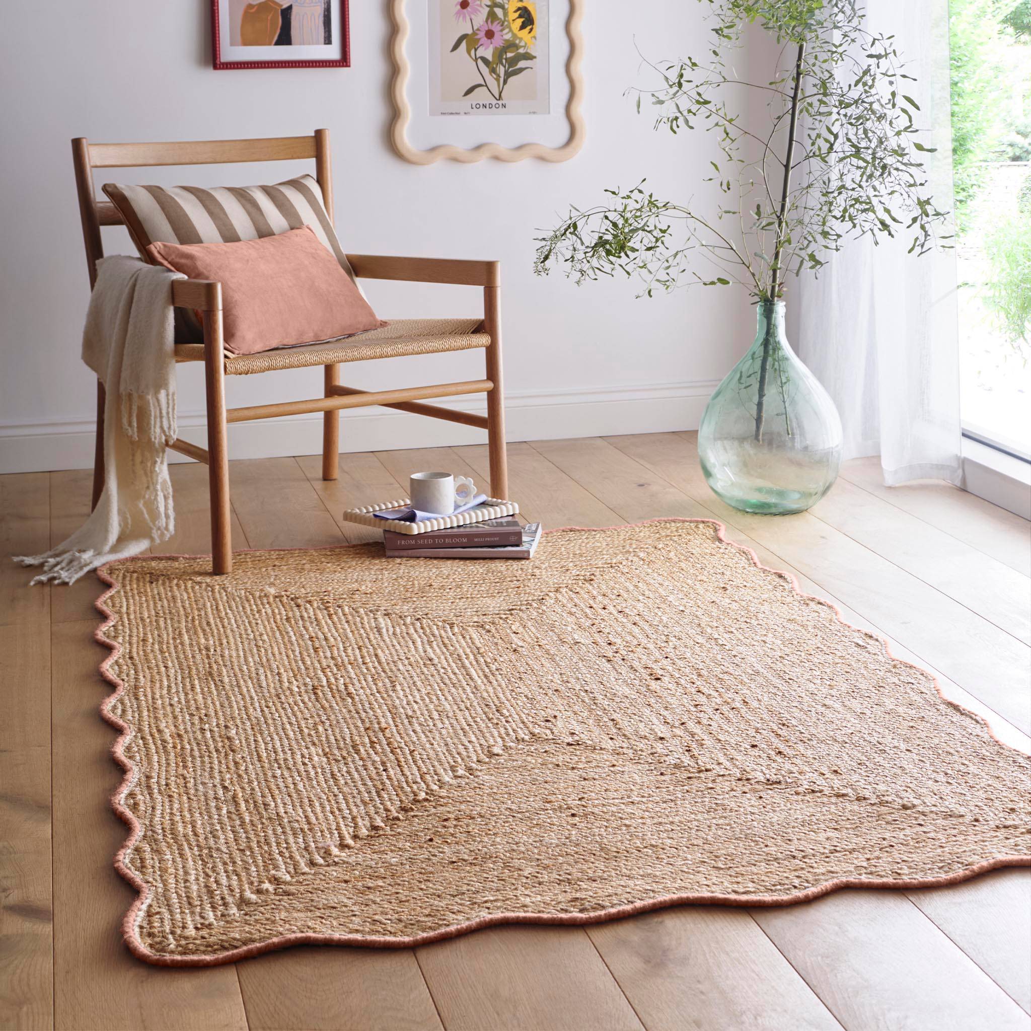 Hug Rug Jute Scalloped Edge Peach Natural
