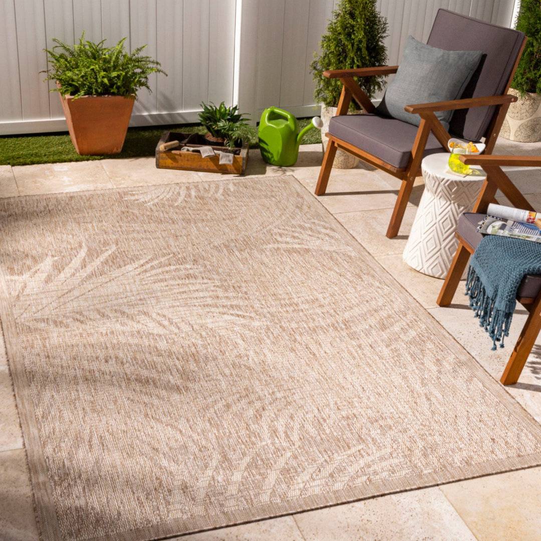 Latitude Run Floral Tufted Area Rug Machine