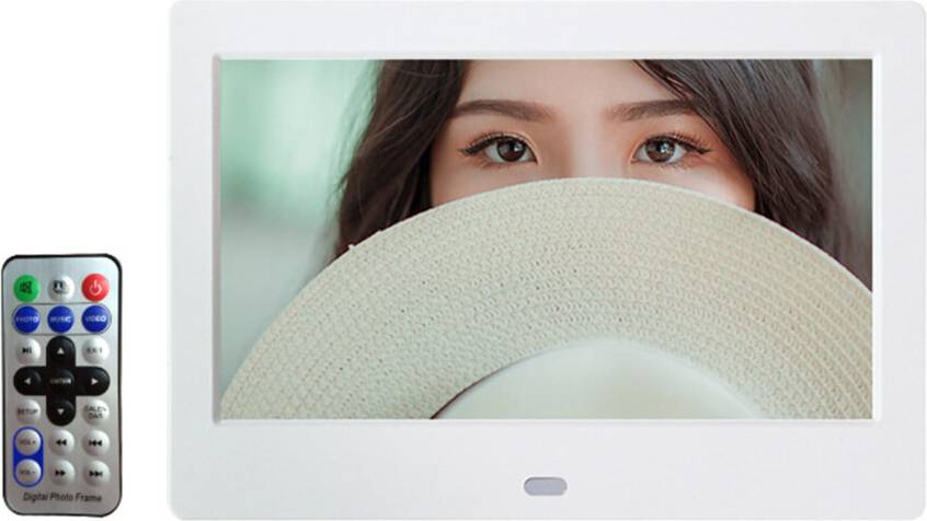 Digital Photo Frame 7-Inch Remote Control