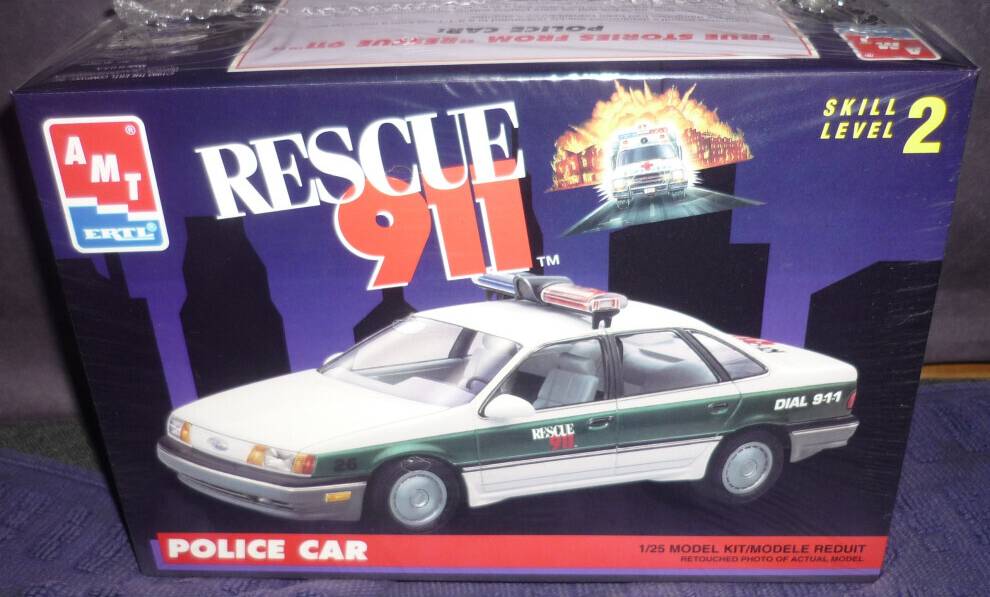 AMT 6417 ERTL Rescue 911 Police Car Model Kit