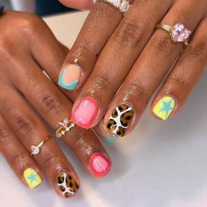 Short press on nails Shein Multicolor Patterned Press On Nails - Short Square