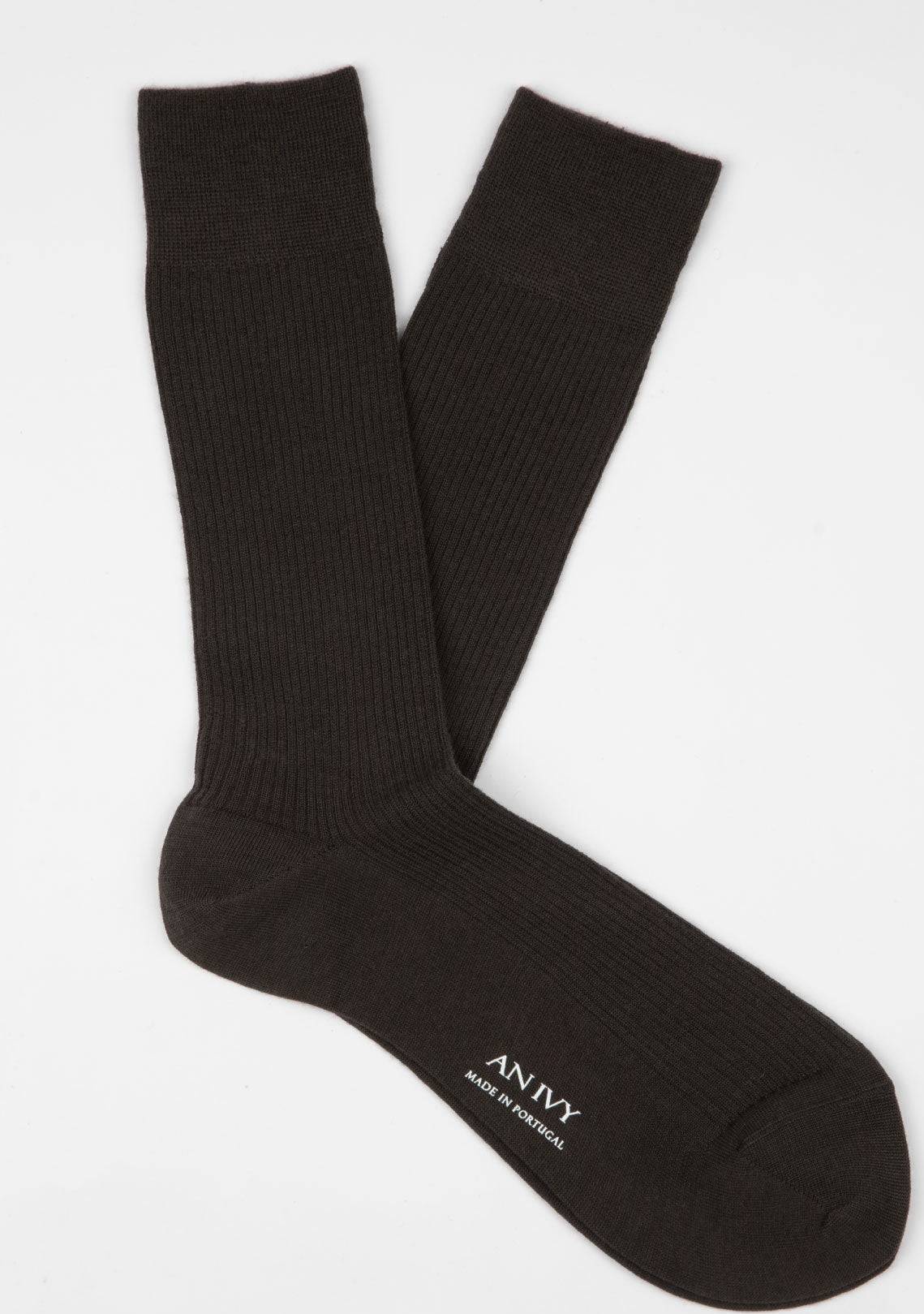 An Ivy Ribbed Merino Socks - Brown
