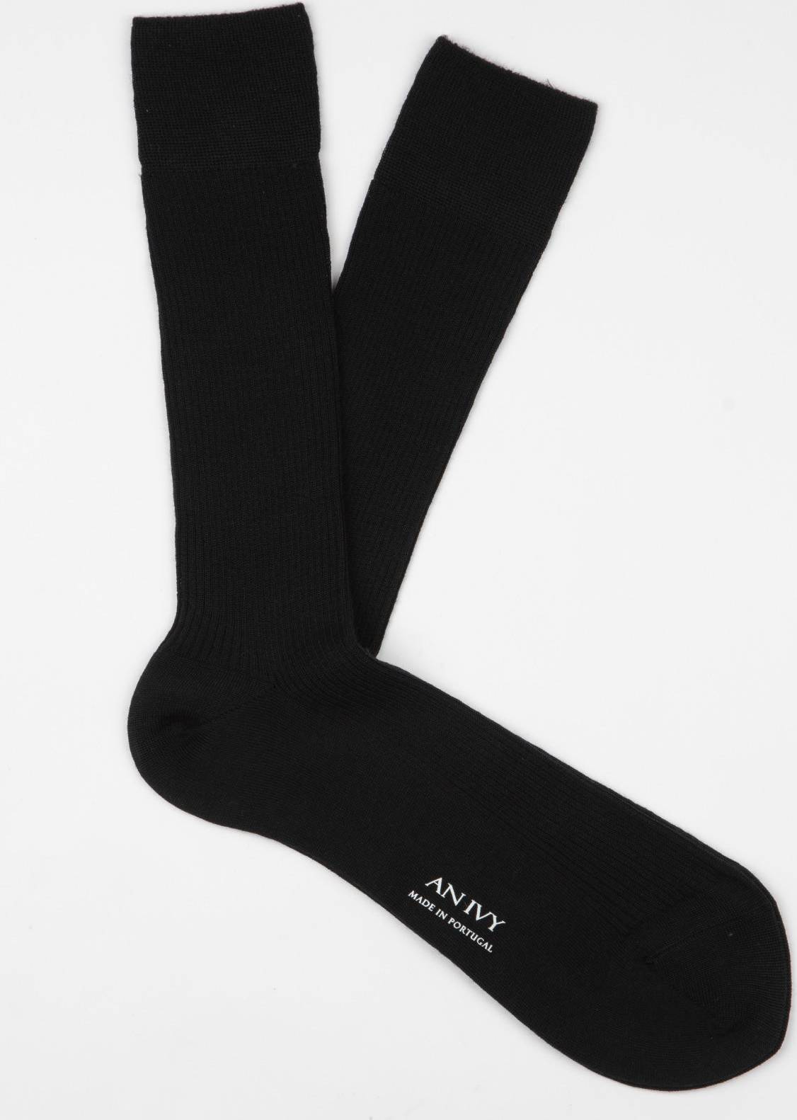 An Ivy Ribbed Merino Socks - Black