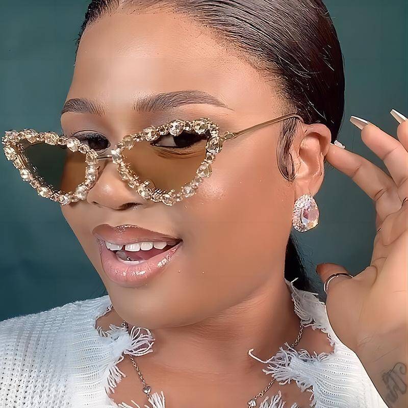 Cat-Eye Rhinestone Butterfly Style Sunglasses - Multicolor