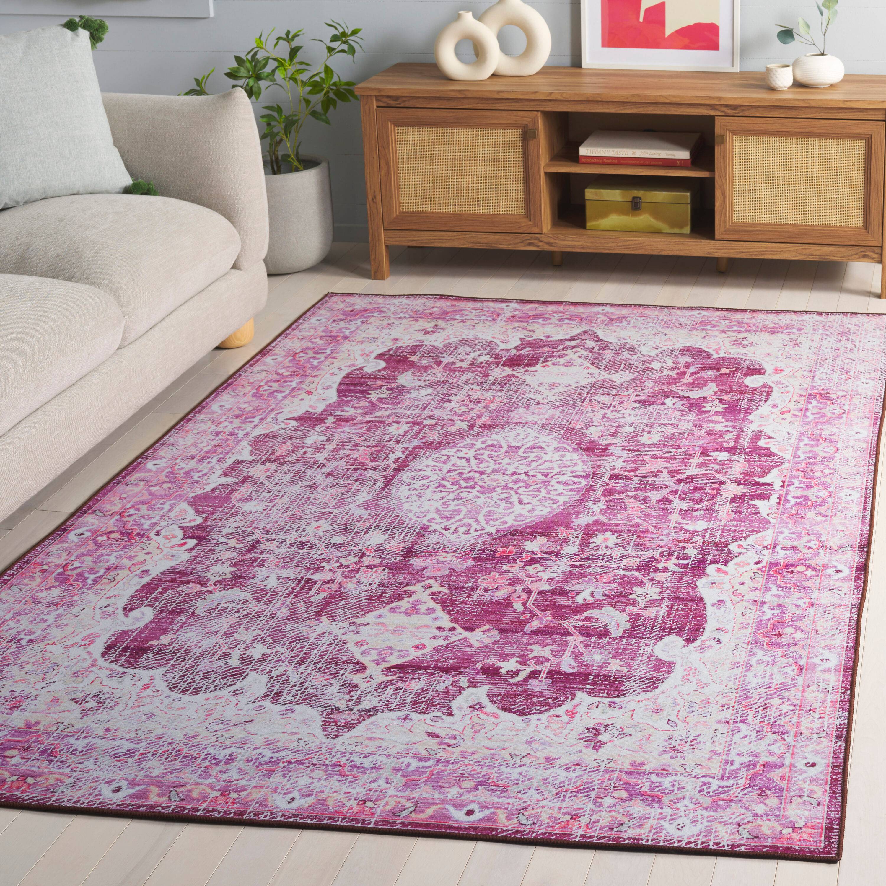 Safavieh Rorie Medallion Floor Transitional Rug 5ft x 8ft Pink
