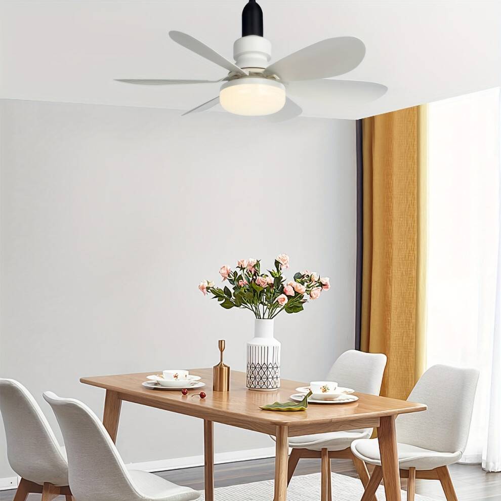 White Socket Fan Light With Remote