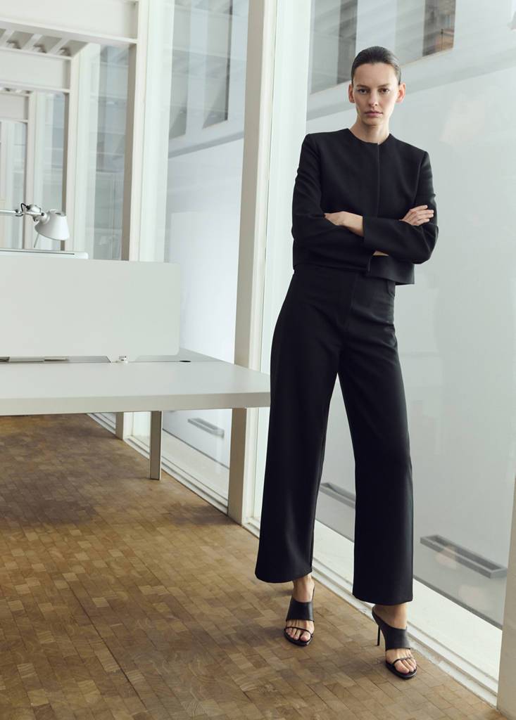 Mid Rise Straight Cropped Barrel Trouser - Black