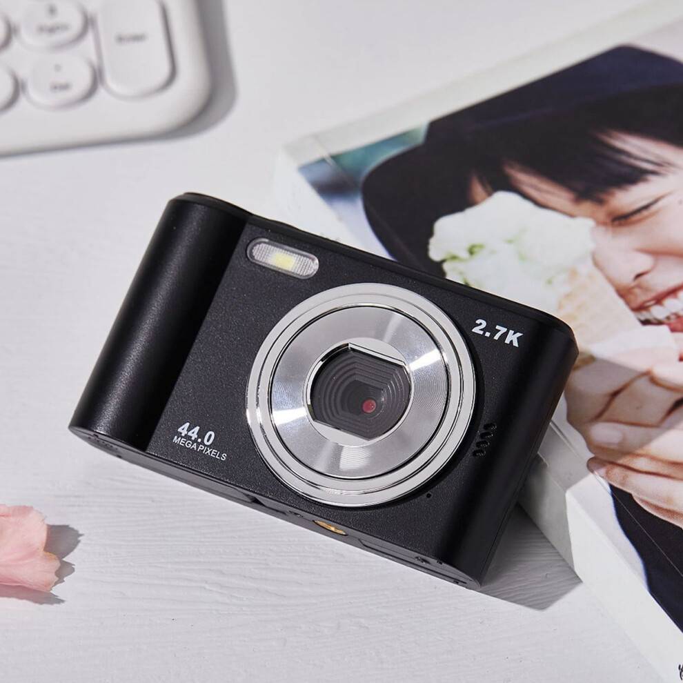 2.4 Inch HD Digital Camera 16x Zoom