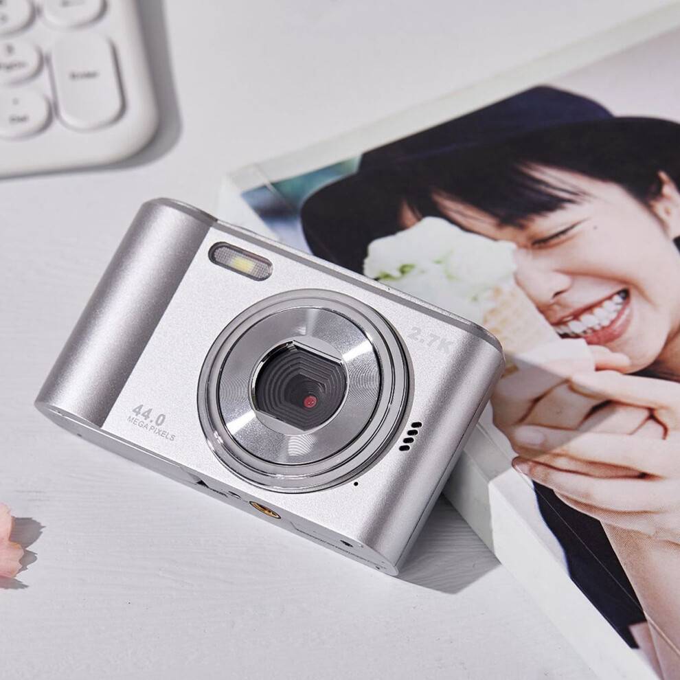 2.4 Inch HD Digital Camera 16x Zoom