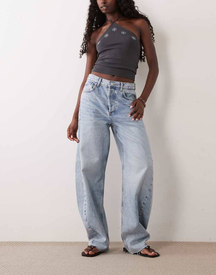 Mid Rise Barrel Jeans - Light Blue