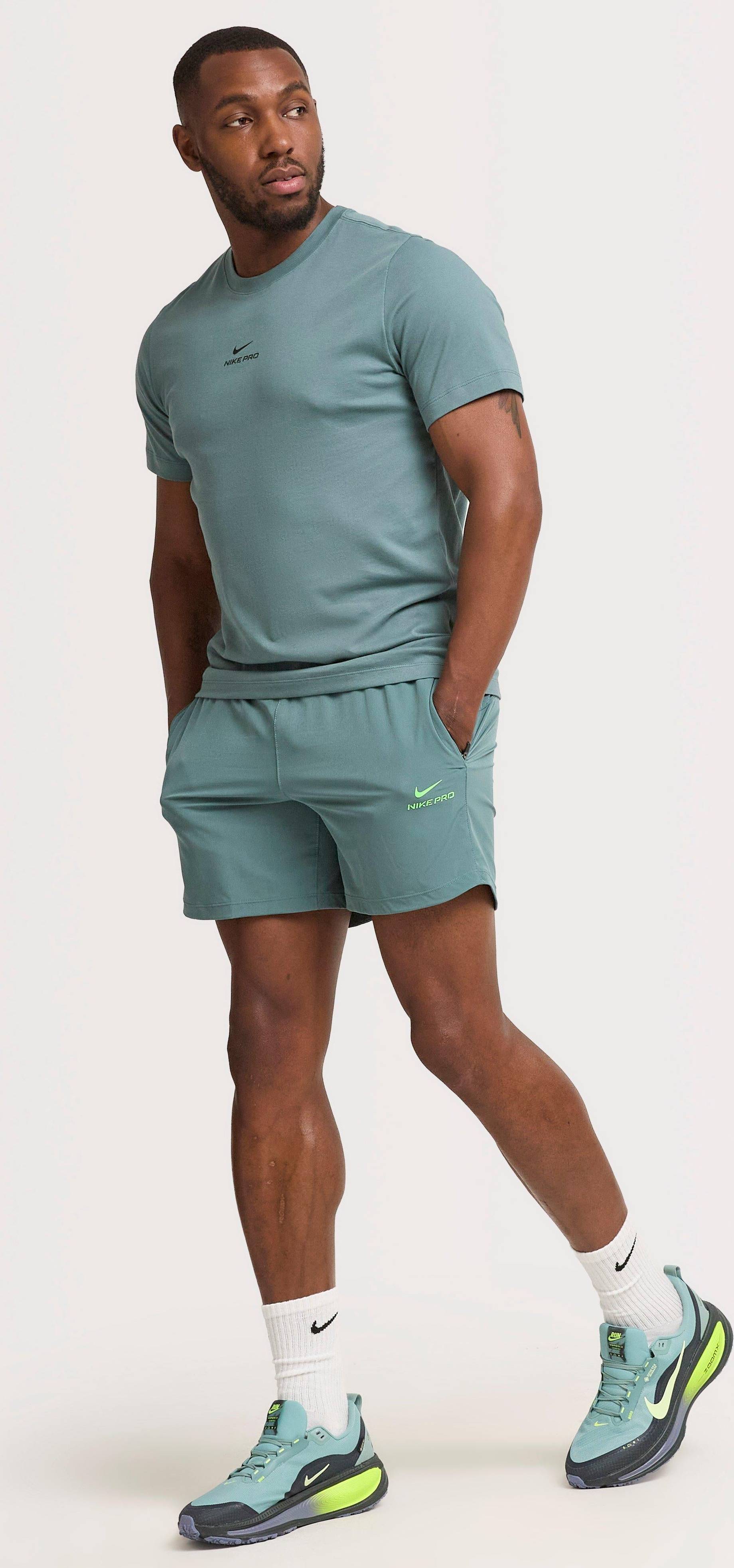 Nike Pro Training Shorts Sportivi Rosa