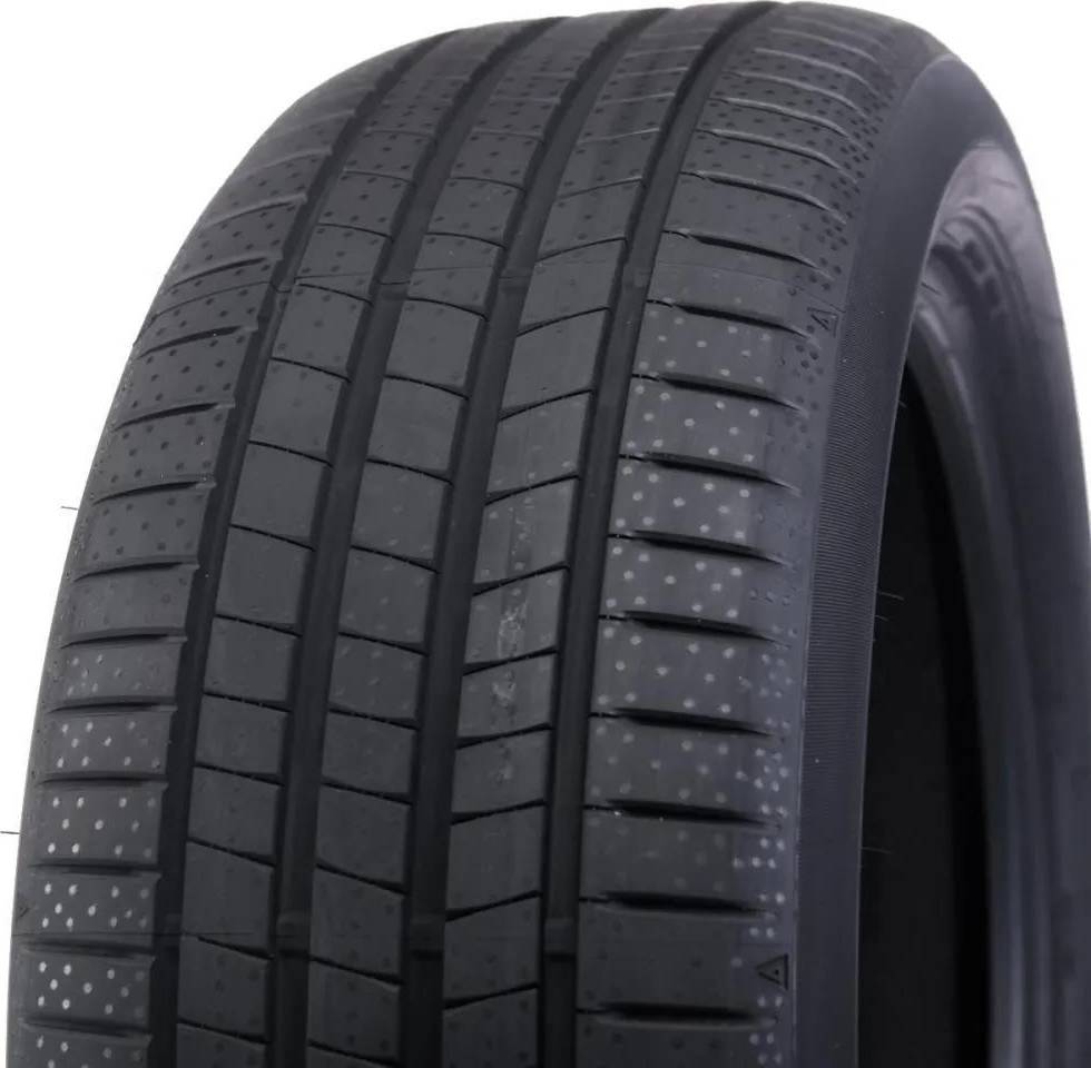 Falken eZiex R0 XL 245 50 R19 Tire