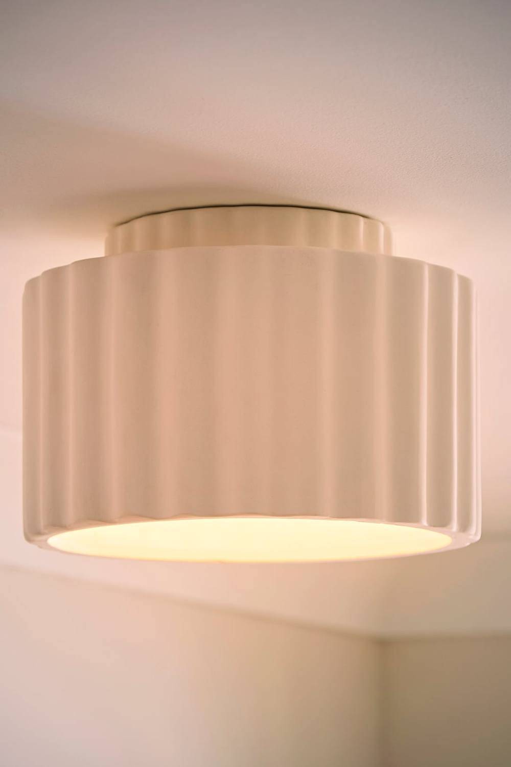 ValueLights Pablo Ribbed Ceramic Round Flush Ceiling Light with Bulb Nude Ceiling Flush Light