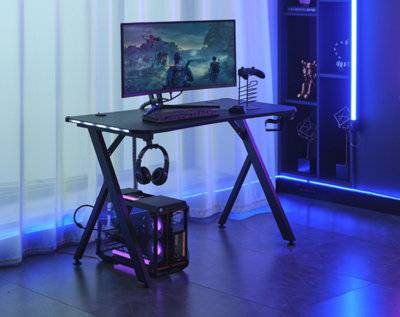 B&Q Gaming Desk With Rgb Led Lighting