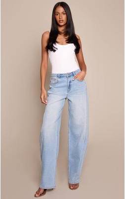 PrettyLittleThing Mid Rise Stretch Barrel Jeans - Mid Blue Wash