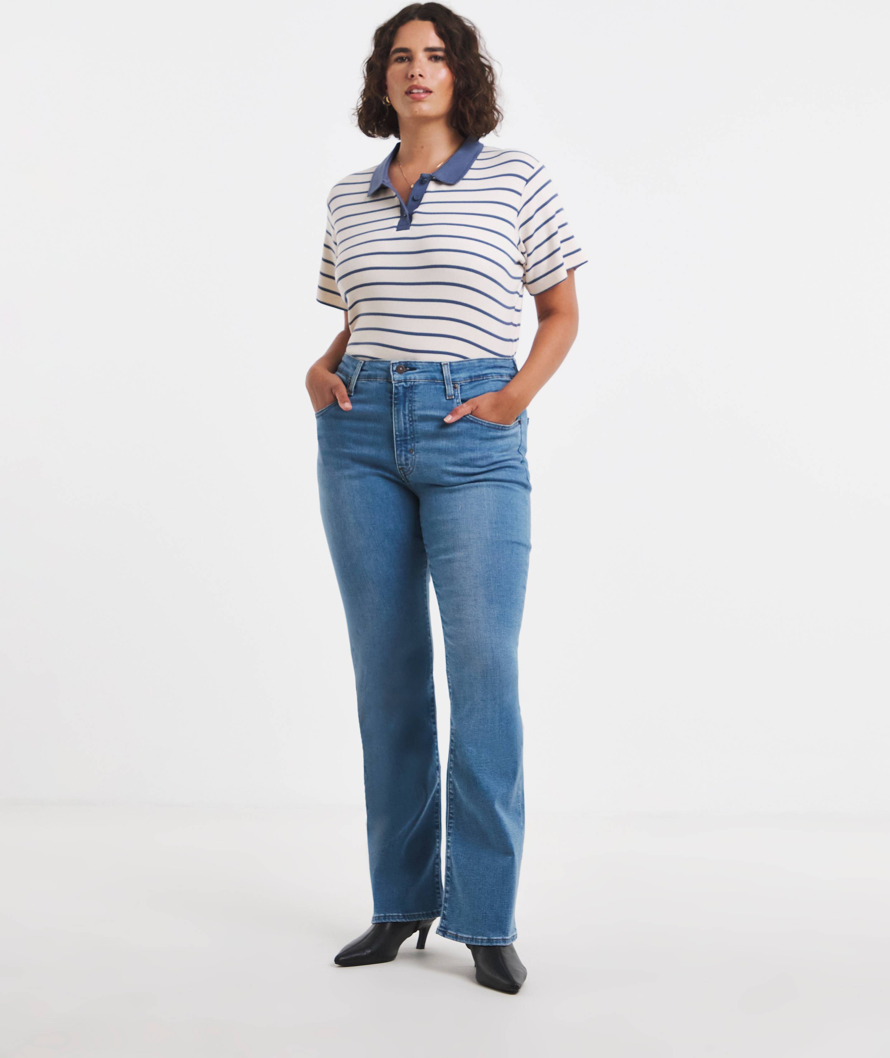 Levi's 725 High Rise Bootcut Jean Mid Blue