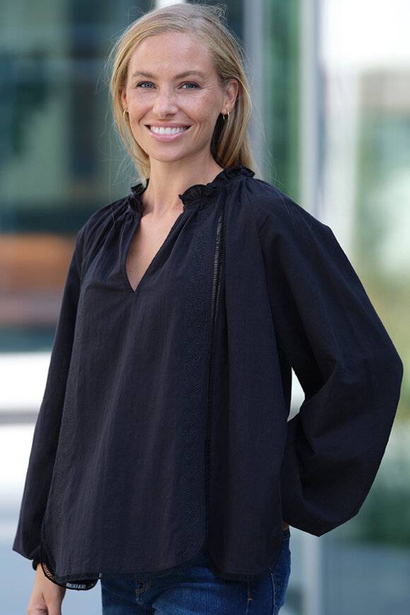 Prepair Ines Blouse Detaljerig Løs - Sort