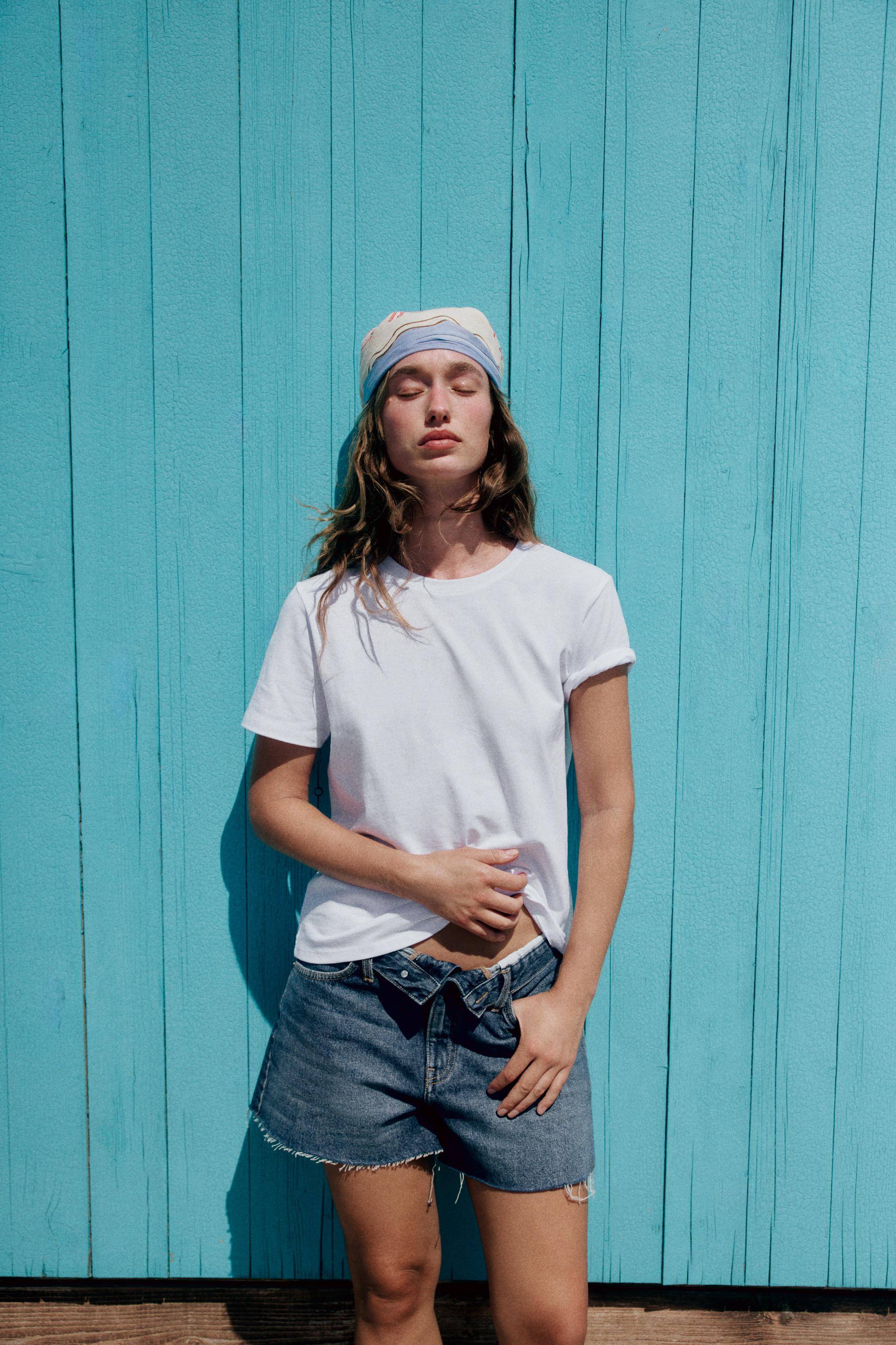 Zara Low-Rise Turn-Up Shorts