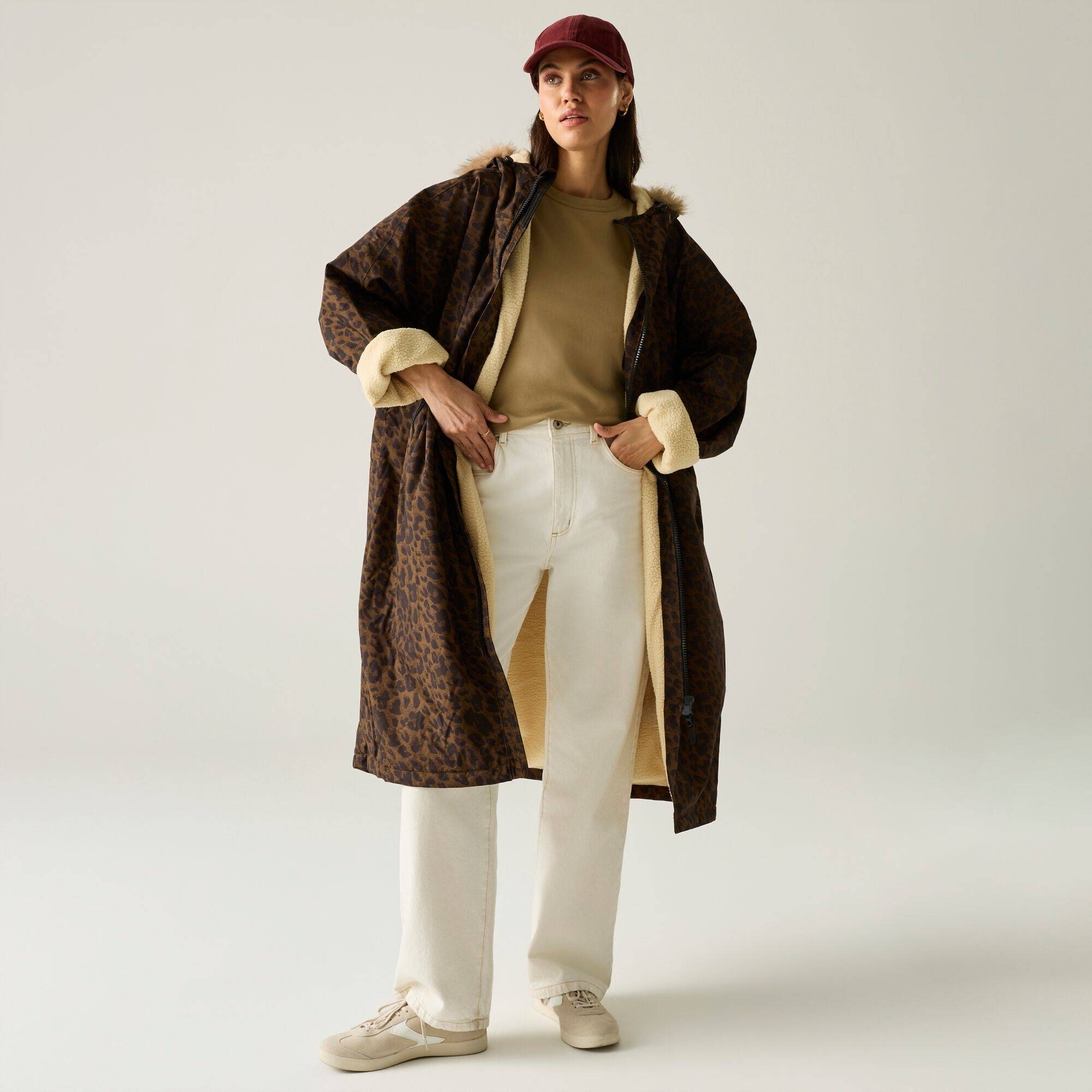 Changing robe regatta Regatta Waterproof Hooded Changing Robe - Brown