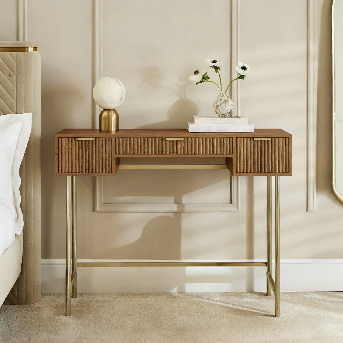 OHS Ribbed Dressing Table With 3 Drawers Dressing Table