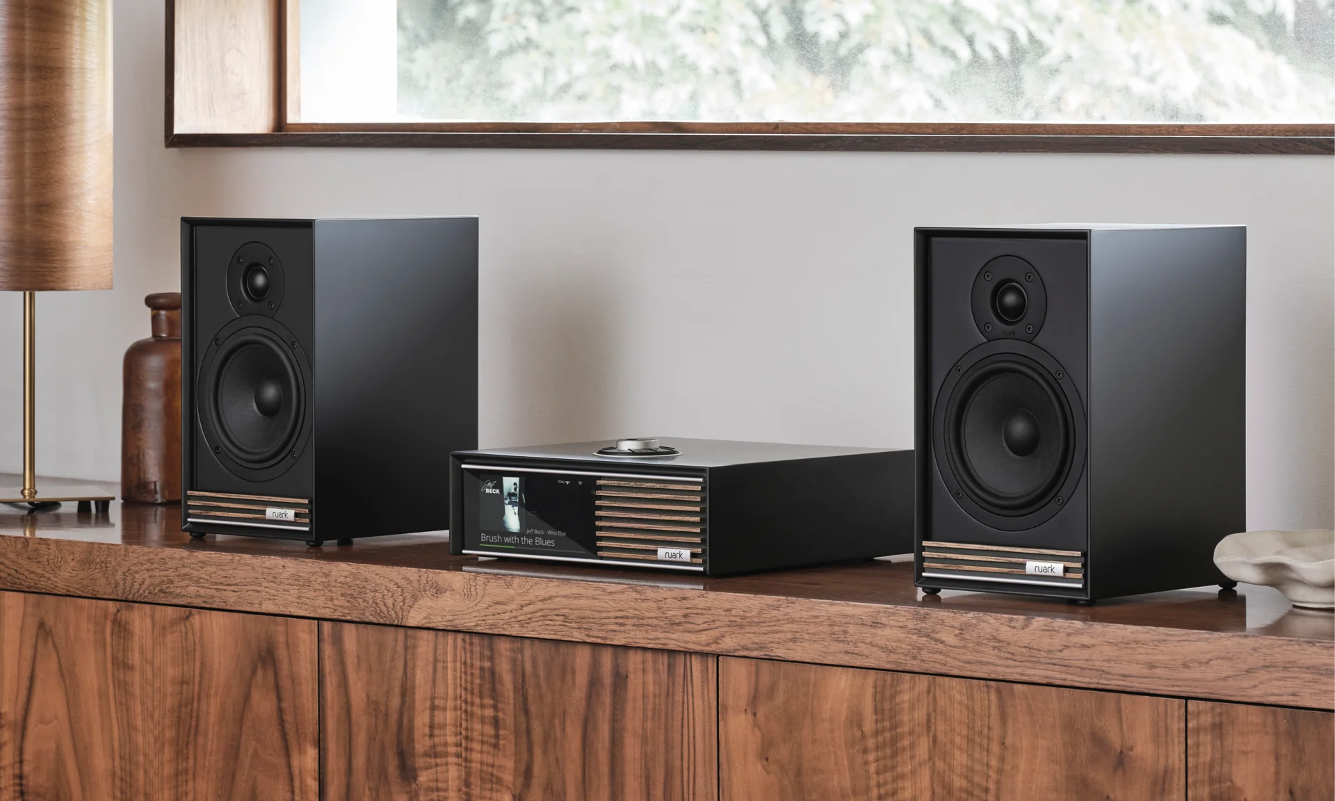 Ruark Audio R610 Music Console Sabre-R Bookshelf Speakers