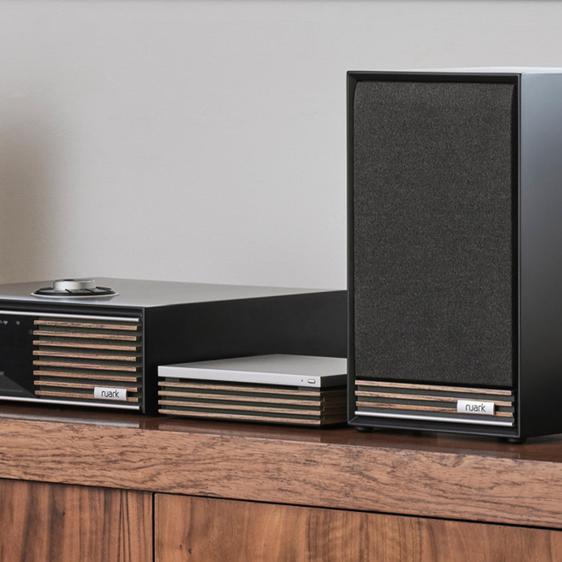 Ruark Audio R610 Music Console Sabre-R Bookshelf Speakers