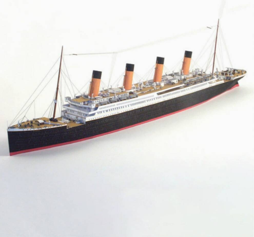 Accurate scale Realistic Titanic Paper Model