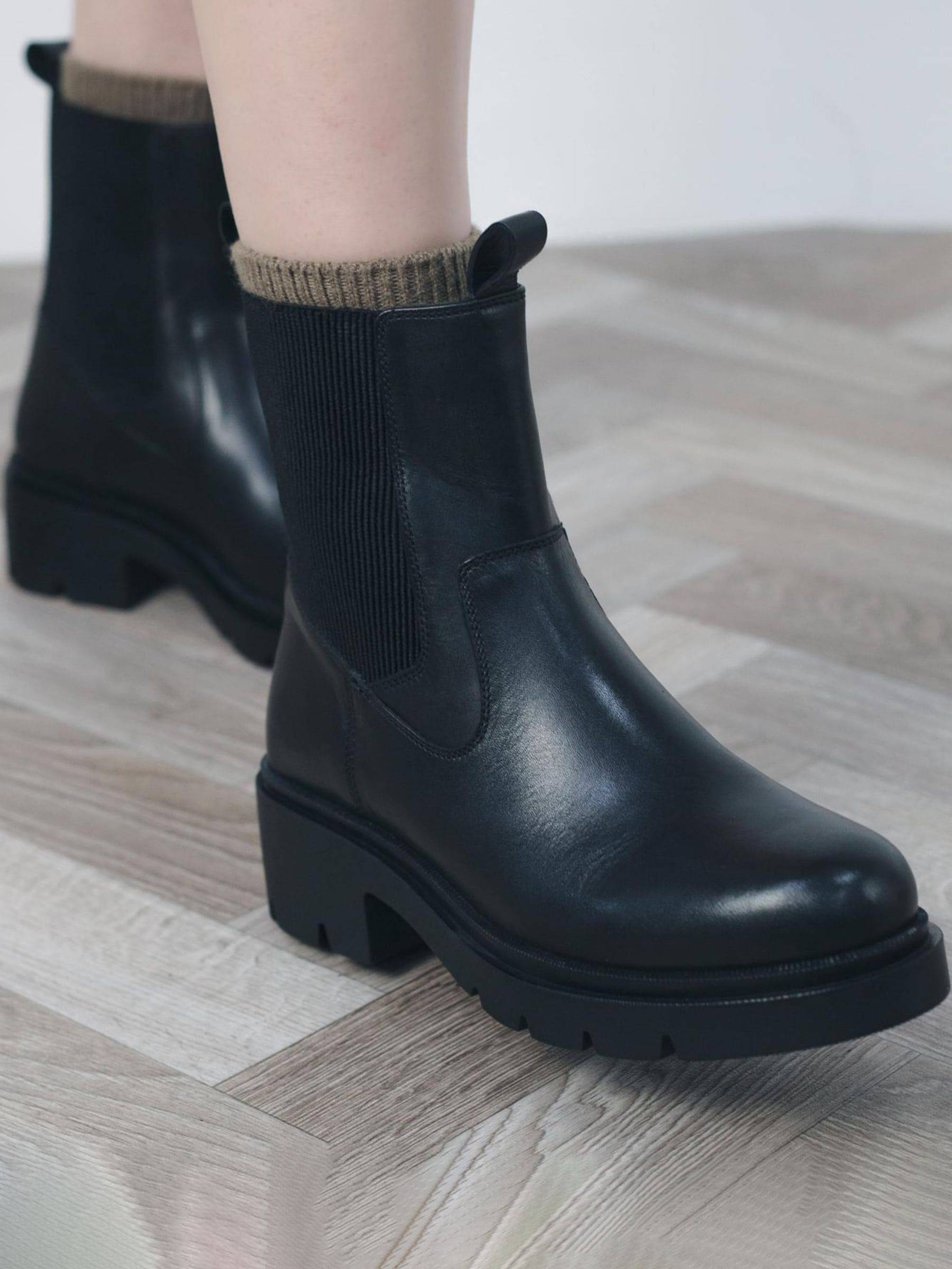 Moda In Pelle Mbymoda Olliia Ribbed Elastic Block Heel Boot - Black