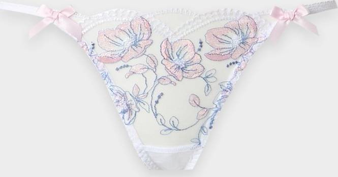 String - Rose Clair