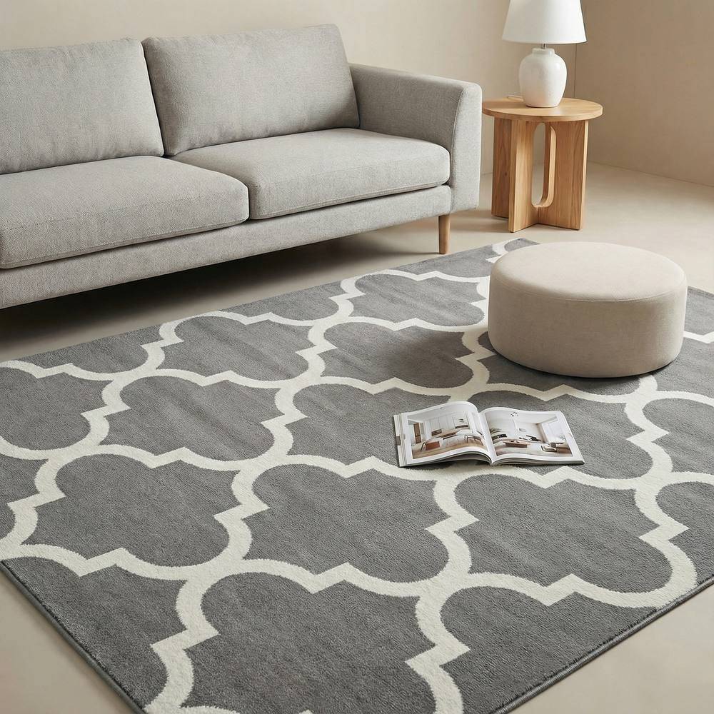 Short Pile Rectangular Diamond Pattern Rug 120 x 160 cm