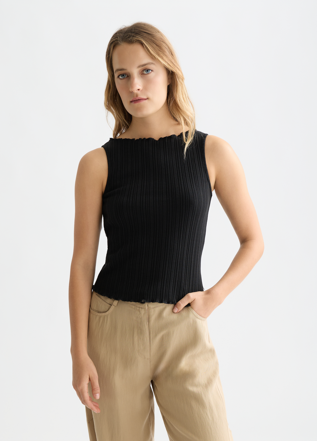 Structured Rib Tank