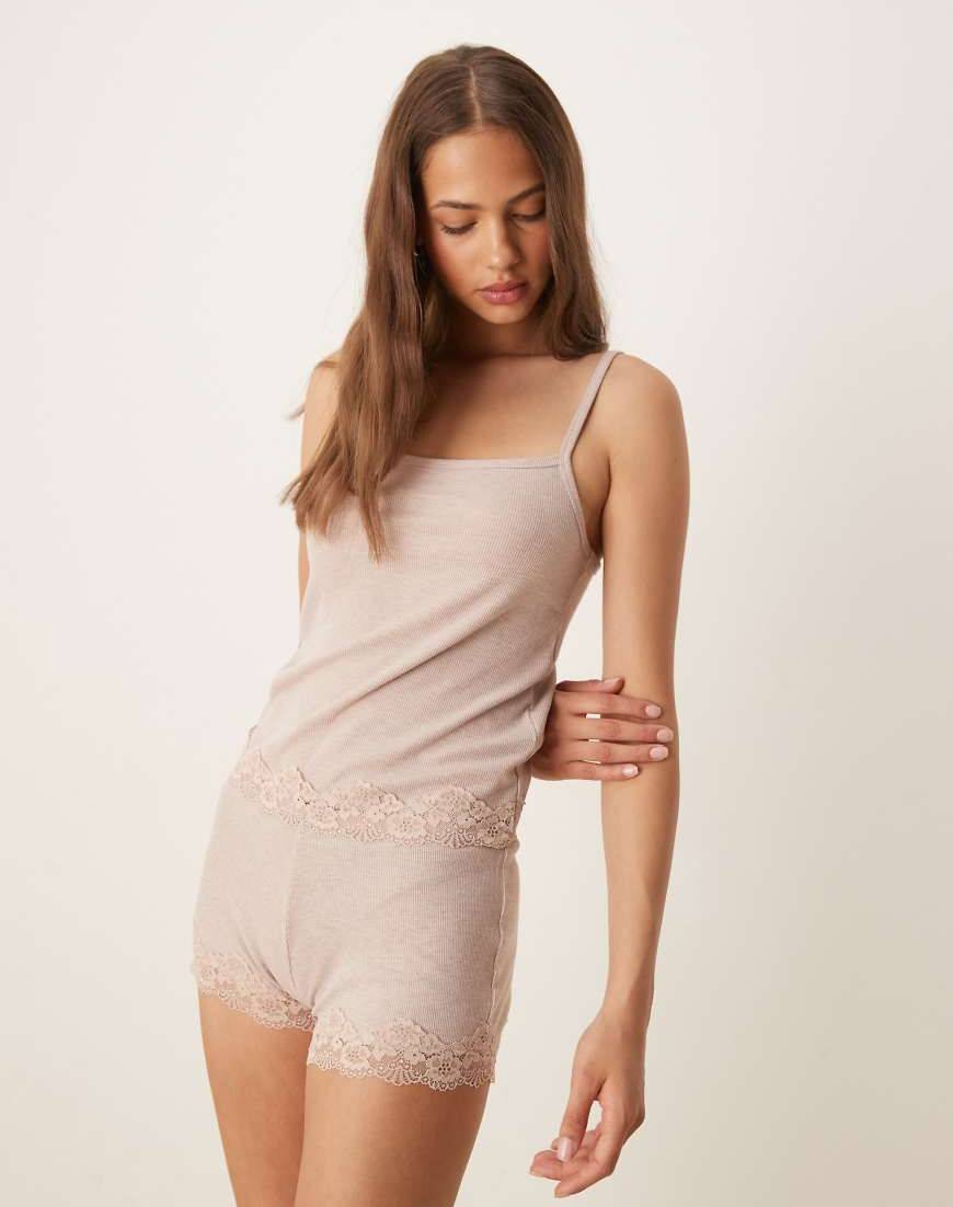 ASOS DESIGN Mixa Och Matcha Ribbad Pyjamastopp Med Spets - Brun