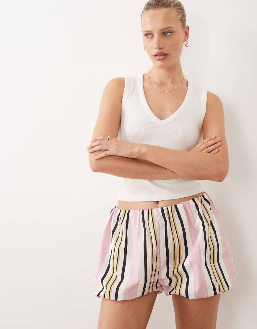 ASOS DESIGN Rosa Randiga Shorts Ballongdesign - Rosa