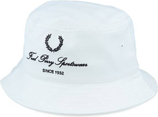 Fred Perry Vit Bucket Hatt Script Branded Snow White
