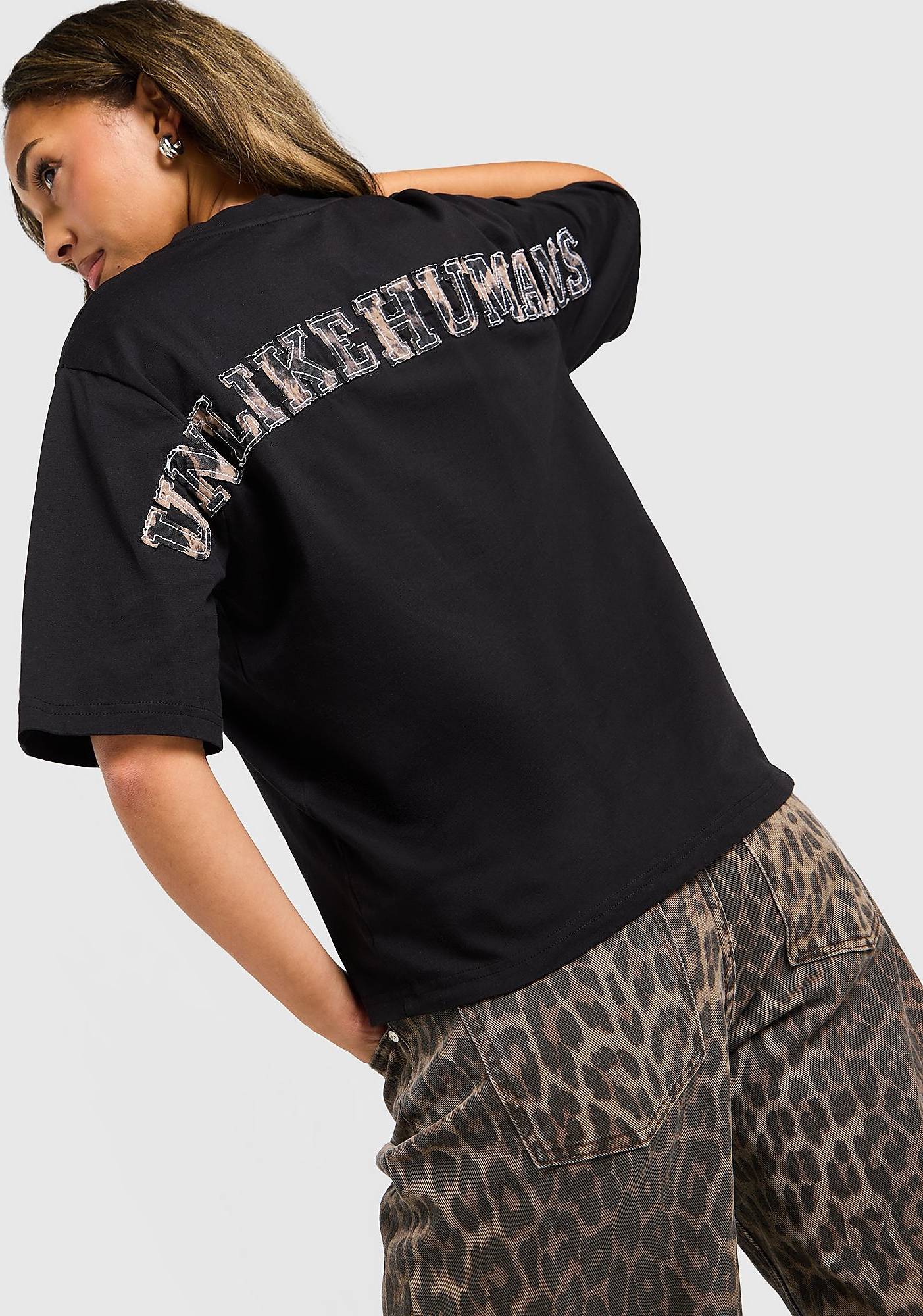 Unlike Humans Leopard Boxy T-Shirt, Sort