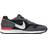 NIKE Venture Runner M - Black/Iron Grey/Flash Crimson