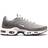 NIKE Air Max Plus SE M - Flat Pewter/Photon Dust/Black/White